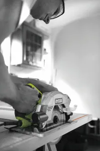 Okružná píla s laserom RYOBI RCS1600-K + puzdro RY5133002779