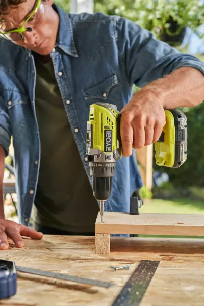 AKU príklepová vŕtačka RYOBI R18PD3-242S RY5133003820
