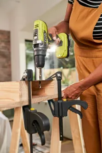 AKU príklepová vŕtačka RYOBI R18PD3-242S RY5133003820