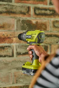 AKU príklepová vŕtačka RYOBI R18PD3-242S RY5133003820