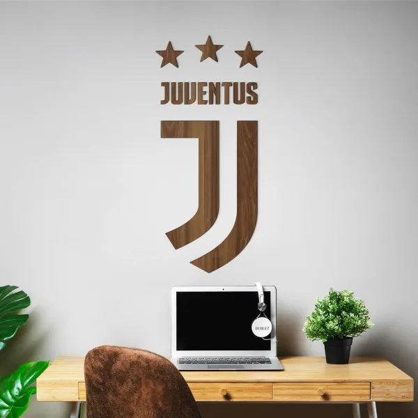 Drevené logo futbalového klubu - Juventus