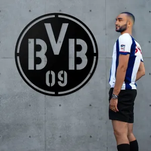 Drevené logo futbalového klubu - BVB