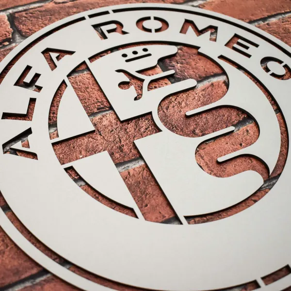 Drevené logo na stenu - Alfa Romeo