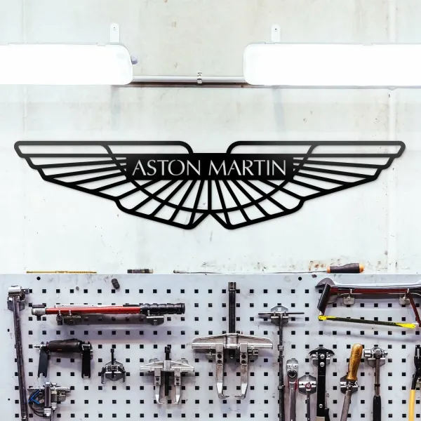Vyrezávané logo - Aston Martin