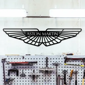 Vyrezávané logo - Aston Martin