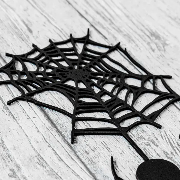 Drevená dekorácia na Halloween - Pavúk