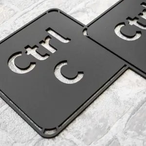 Drevená dekorácia do študentskej izby - Ctrl