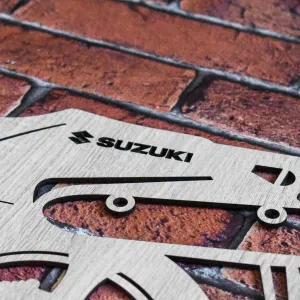 Drevená motorka na stenu - Suzuki V-Strom
