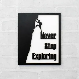 Drevený motivačný obraz s citátom - Never Stop Exploring