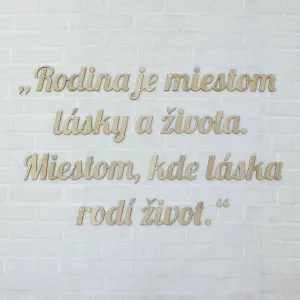 Drevený citát o rodine na stenu