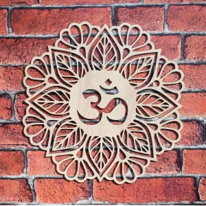 Drevená mandala na stenu - Znak Ohm