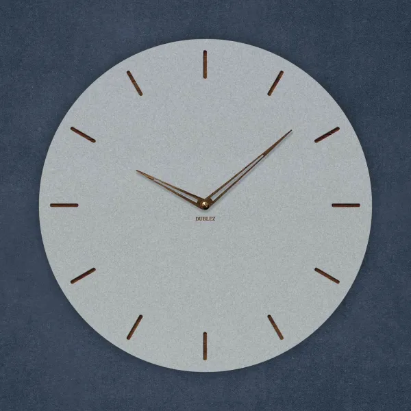 Minimalistické drevené hodiny