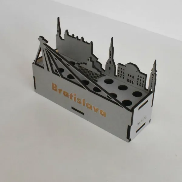 Drevený stojan na perá - Bratislava