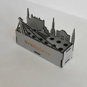 Drevený stojan na perá - Bratislava