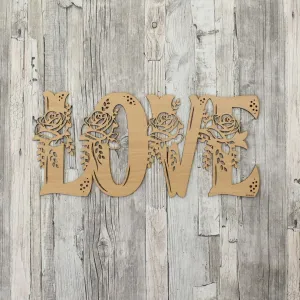 Drevená nálepka na stenu - nápis Love s kvetmi
