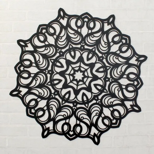 Geometrická mandala na stenu z dreva