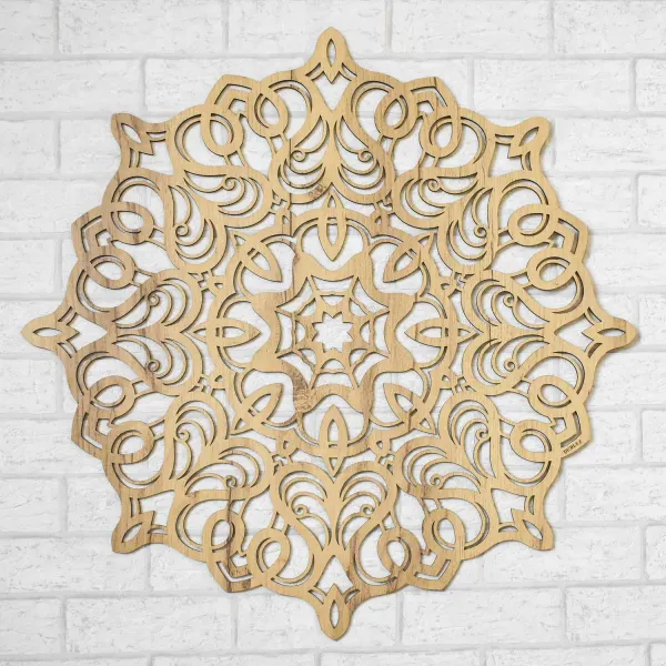 Geometrická mandala na stenu z dreva