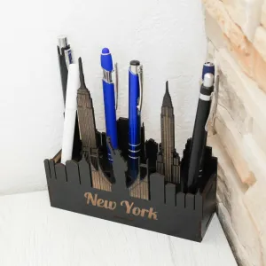 Drevený stojan na perá - New York