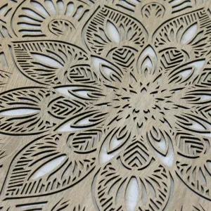 Vyrezávaná drevená Mandala - Symetria