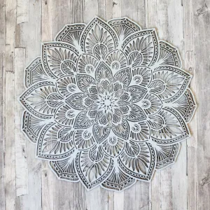 Vyrezávaná drevená Mandala - Symetria