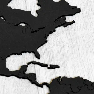 Drevená 3D mapa sveta s vyznačenými hranicami štátov