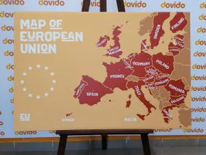 Obraz náučná mapa s názvami krajín európskej únie v odtieňoch hnedej