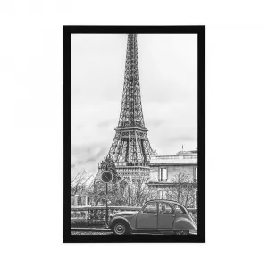 Plagát pohľad na Eiffelovu vežu z ulice Paríža v čiernobielom prevedení