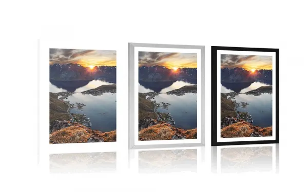 Plagát s paspartou očarujúca horská panoráma so západom slnka
