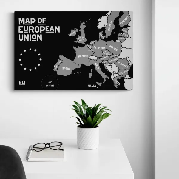 Obraz náučná mapa s názvami krajín európskej únie v čiernobielom prevedení