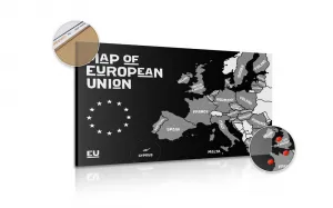 Obraz na korku náučná mapa s názvami krajín európskej únie v čiernobielom prevedení