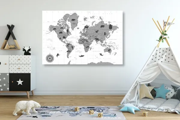 Obraz na korku mapa so zvieratami v čiernobielom prevedení