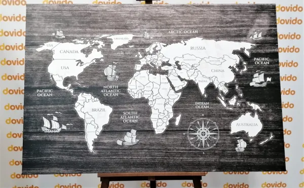 Obraz čiernobiela mapa na dreve