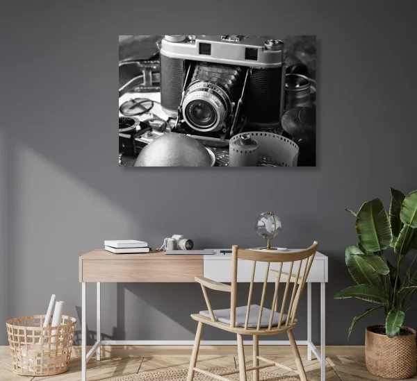 Obraz starý fotoaparát v čiernobielom prevedení