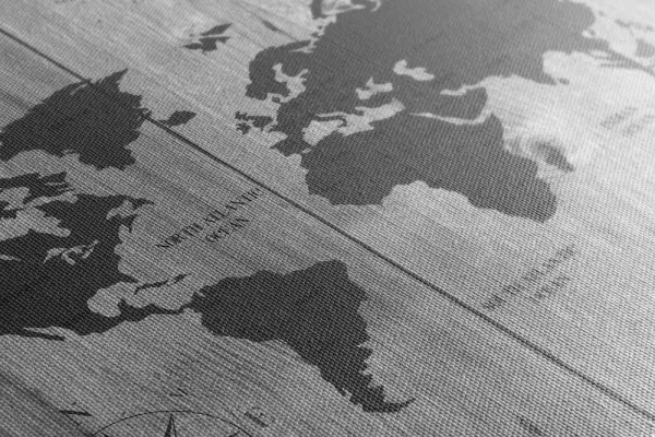 Obraz šedá mapa na drevenom pozadí