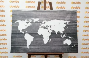 Obraz čiernobiela mapa sveta s dreveným pozadím