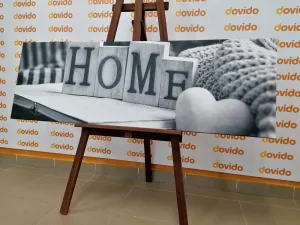 Obraz s nápisom Home a zátiším v čiernobielom prevedení
