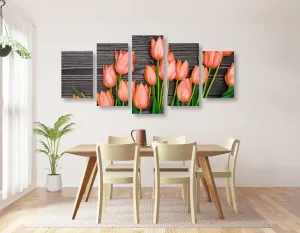 5-dielny obraz očarujúce oranžové tulipány na drevenom podklade