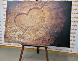 Obraz vyrezané srdce na pni