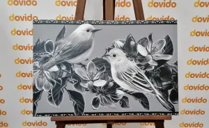 Obraz čiernobiele vtáčiky a kvety vo vintage prevedení