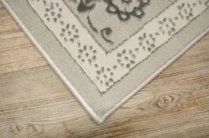 Koberec Allora Plus F346A ornament / rám, strieborný / sivý