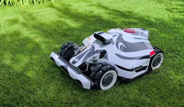 pracujezamna NÁLEPKA Zebra Edition - ROBOTICKÁ KOSAČKA MAMMOTION LUBA 2