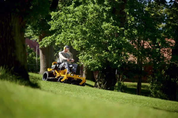 Záhradný traktor Cub Cadet XZ5 L137