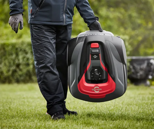 Cramer RM2700 – robotická kosačka
