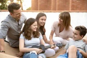Detská drevená gitara ukulele so 4 nylonovými strunami