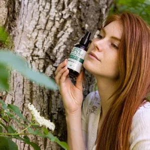 Ružová voda z bielej ruže Alteya Organics v skle 60 ml