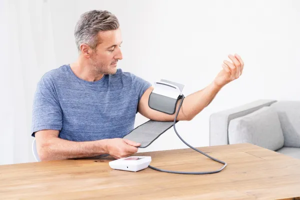 Beurer BM 51 tlakoměr na paži s easyClipem