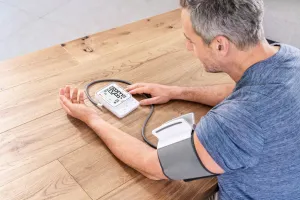 Beurer BM 51 tlakoměr na paži s easyClipem