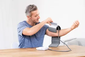Beurer BM 51 tlakoměr na paži s easyClipem