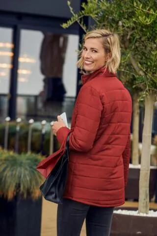 Bunda elegantná