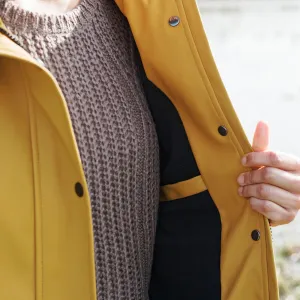 Nepremokavá bunda z recyklovaného polyesteru